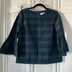 Classic plaid vineyard vines blouse.  Size 6